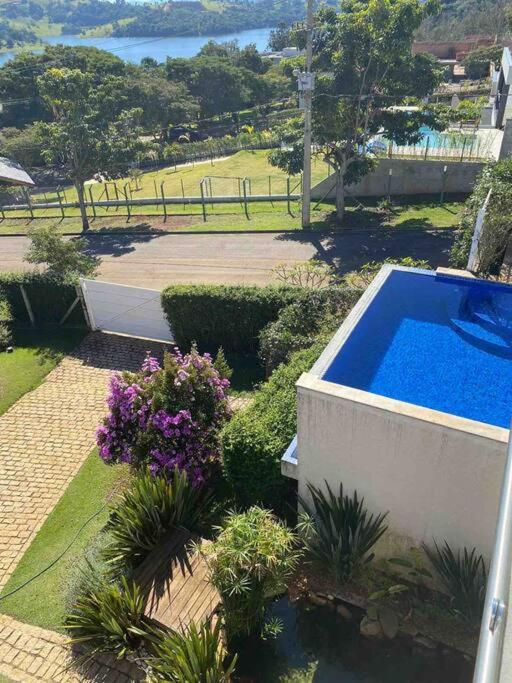 Casa excelente e ampla na represa de Piracaia