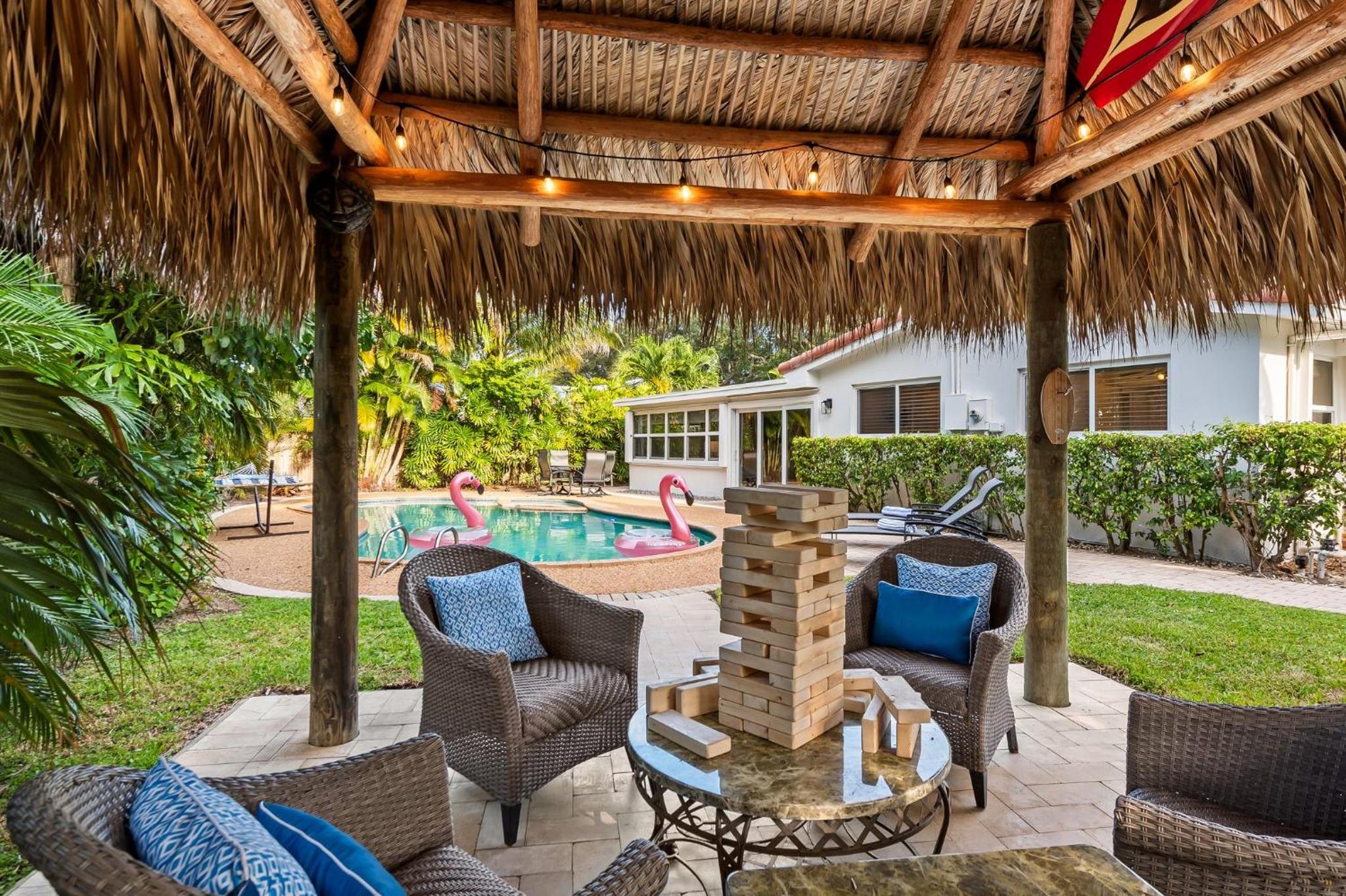 Solar Heated Pool Spa Tiki Hut Huge Backyard Hammock Retro Bikes