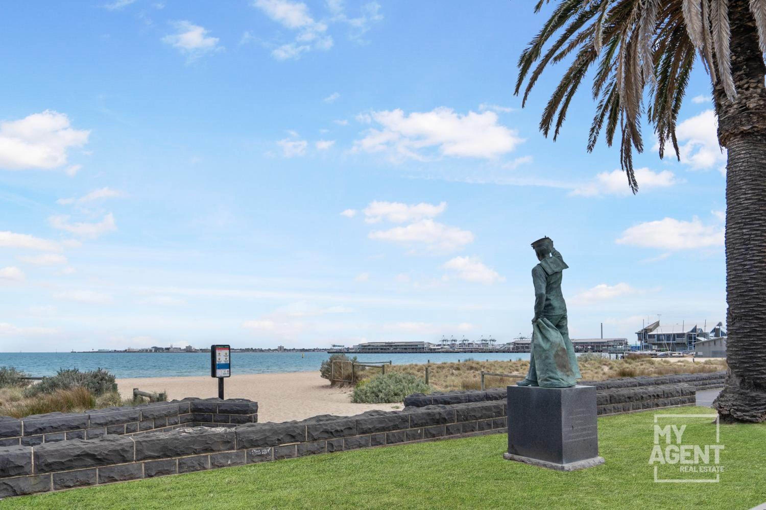 Experience Port Melbourne on Delightful Dow Street