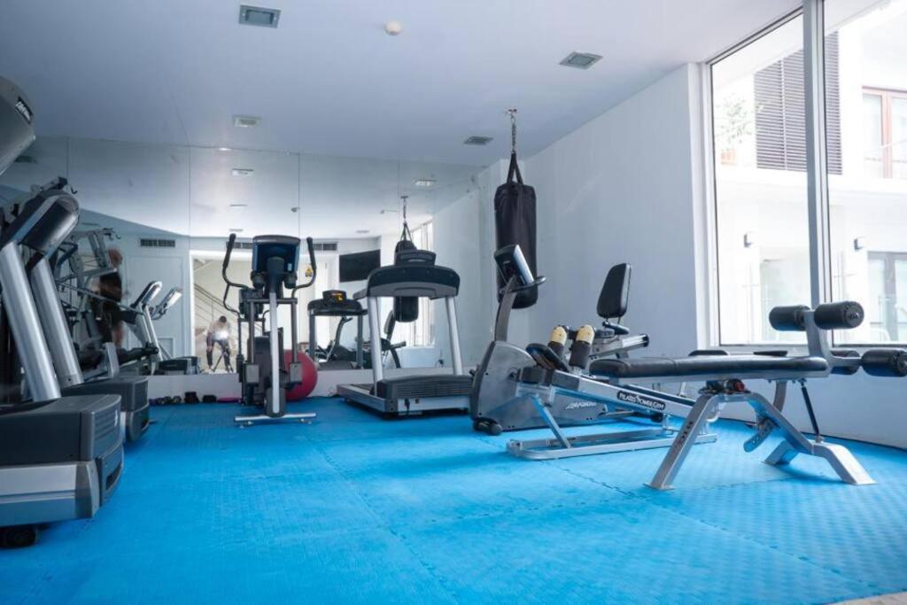 1BR Modern in Old City in Colonial Building