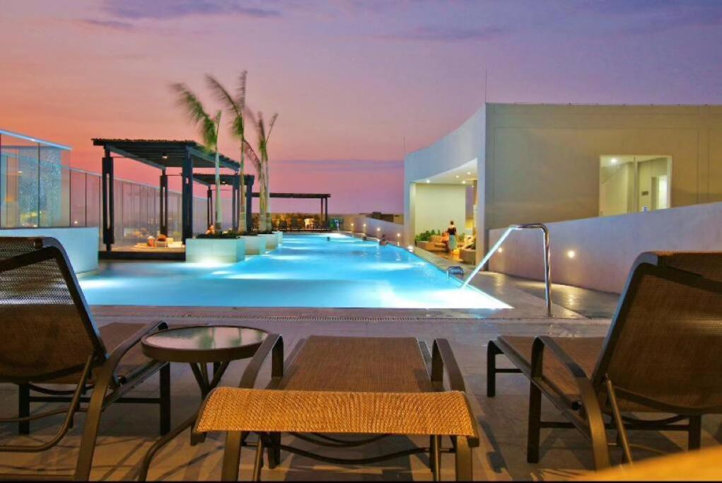 Espectacular apartamento de lujo con vista al mar y salida directa a la playa