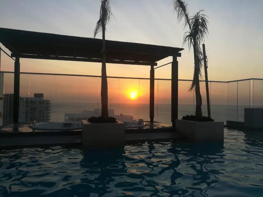 Espectacular apartamento de lujo con vista al mar y salida directa a la playa