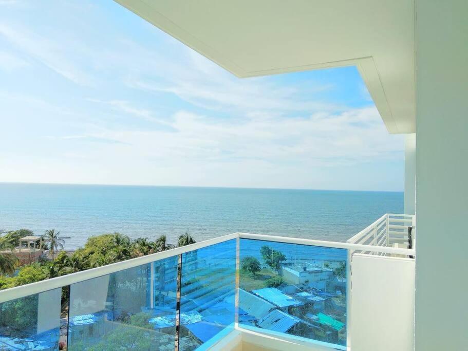 Espectacular apartamento de lujo con vista al mar y salida directa a la playa