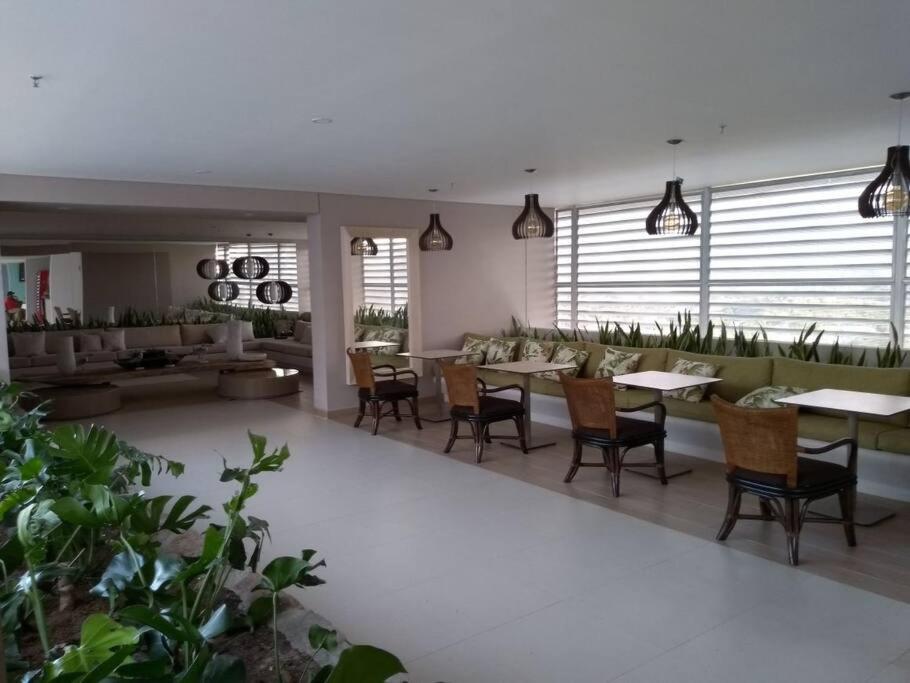 Espectacular apartamento de lujo con vista al mar y salida directa a la playa