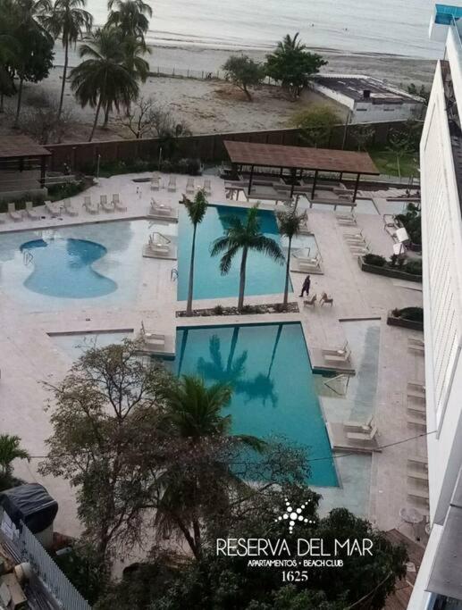 Espectacular apartamento de lujo con vista al mar y salida directa a la playa