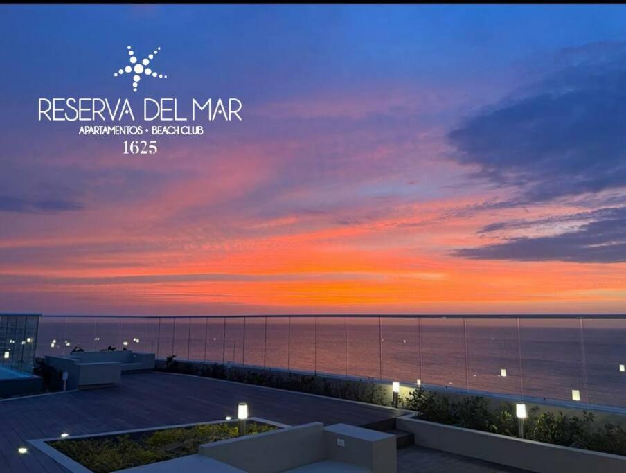 Espectacular apartamento de lujo con vista al mar y salida directa a la playa