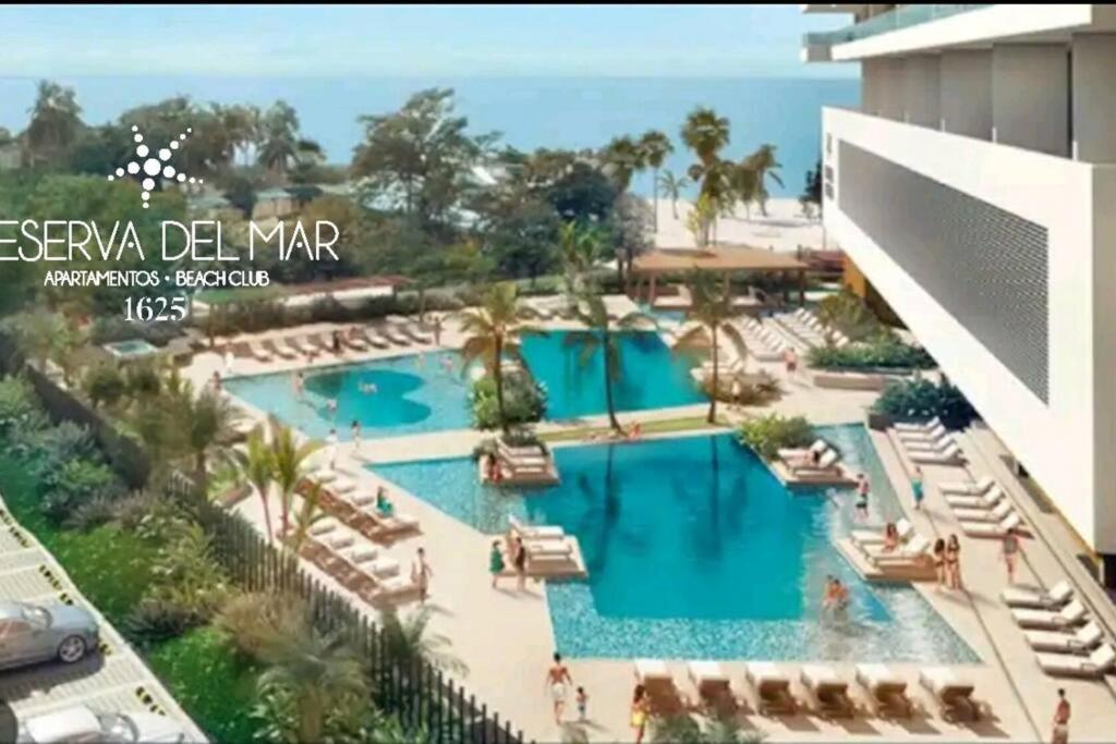 Espectacular apartamento de lujo con vista al mar y salida directa a la playa
