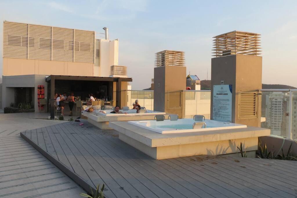 Espectacular apartamento de lujo con vista al mar y salida directa a la playa