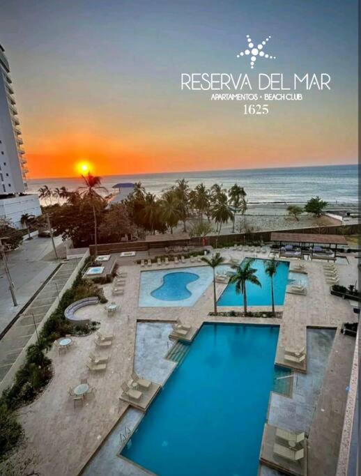 Espectacular apartamento de lujo con vista al mar y salida directa a la playa
