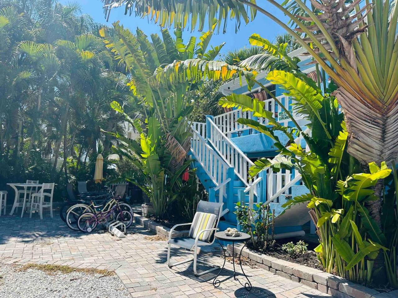 Blue Water Beachside Villa 1 view 4