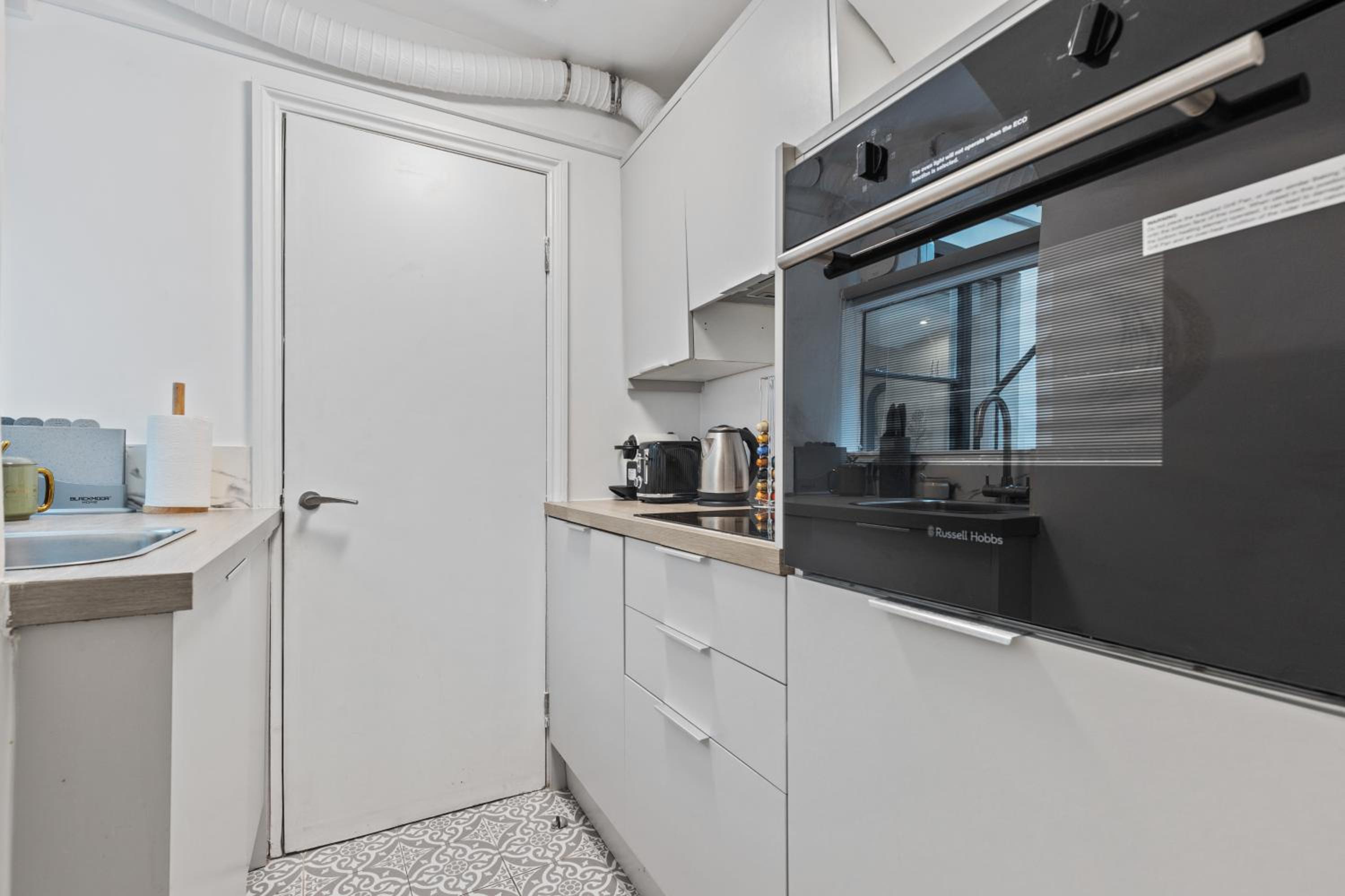 Cozy & Welcoming Studio Apartments in Premium Hyde Park Location