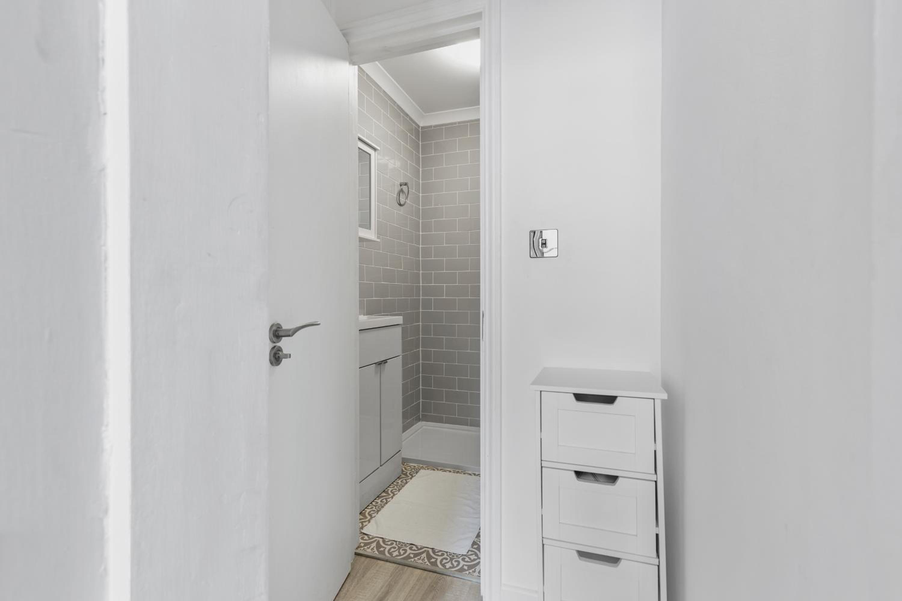 Cozy & Welcoming Studio Apartments in Premium Hyde Park Location