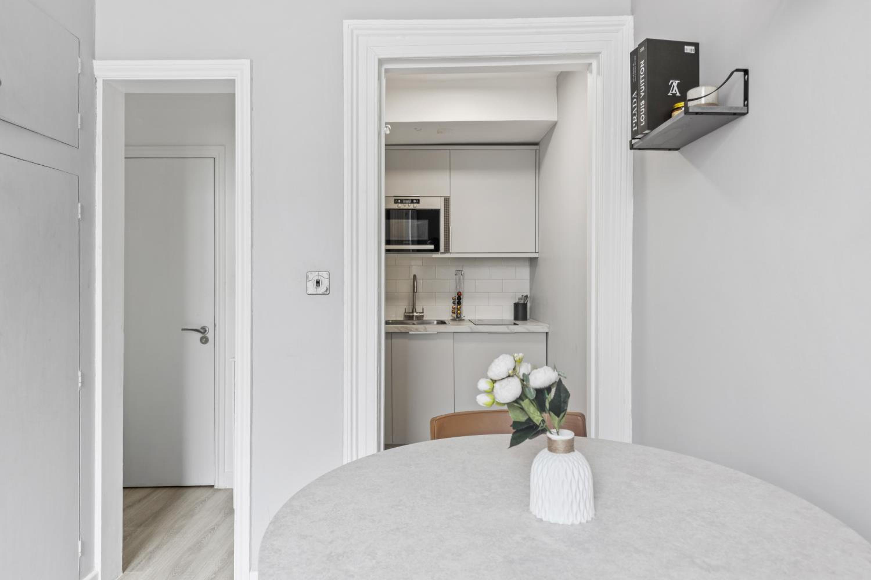 Cozy & Welcoming Studio Apartments in Premium Hyde Park Location