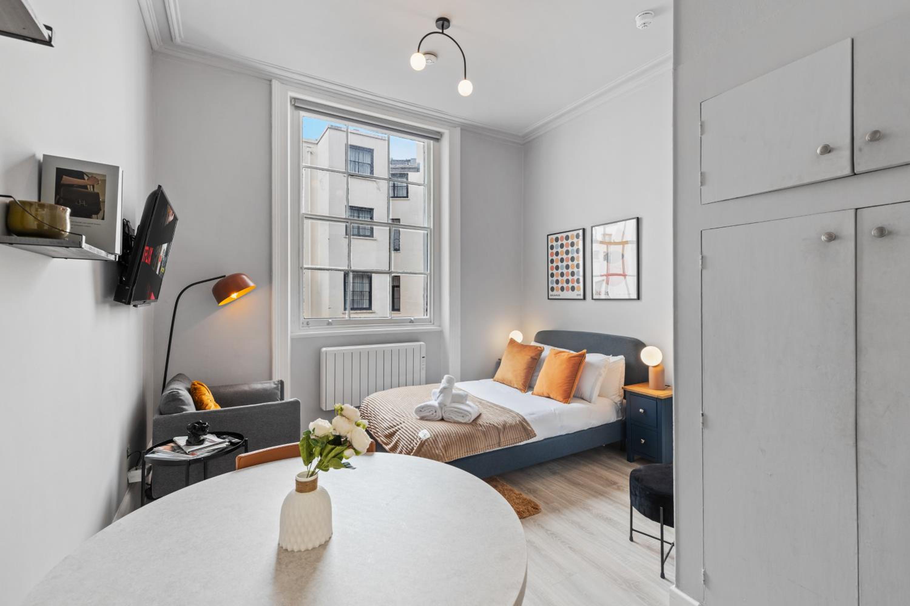 Cozy & Welcoming Studio Apartments in Premium Hyde Park Location