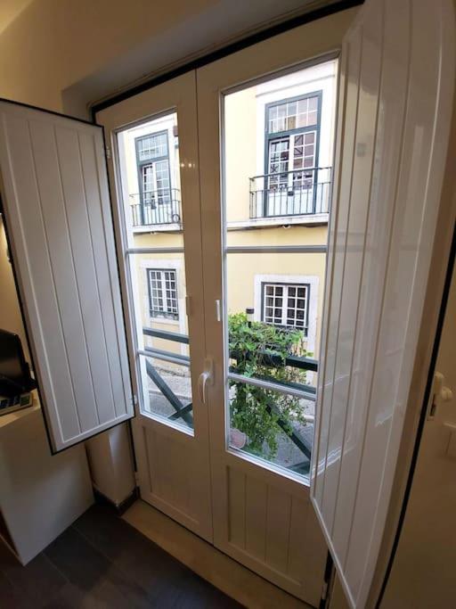 Studios of the Panteão, 1st floor view 4