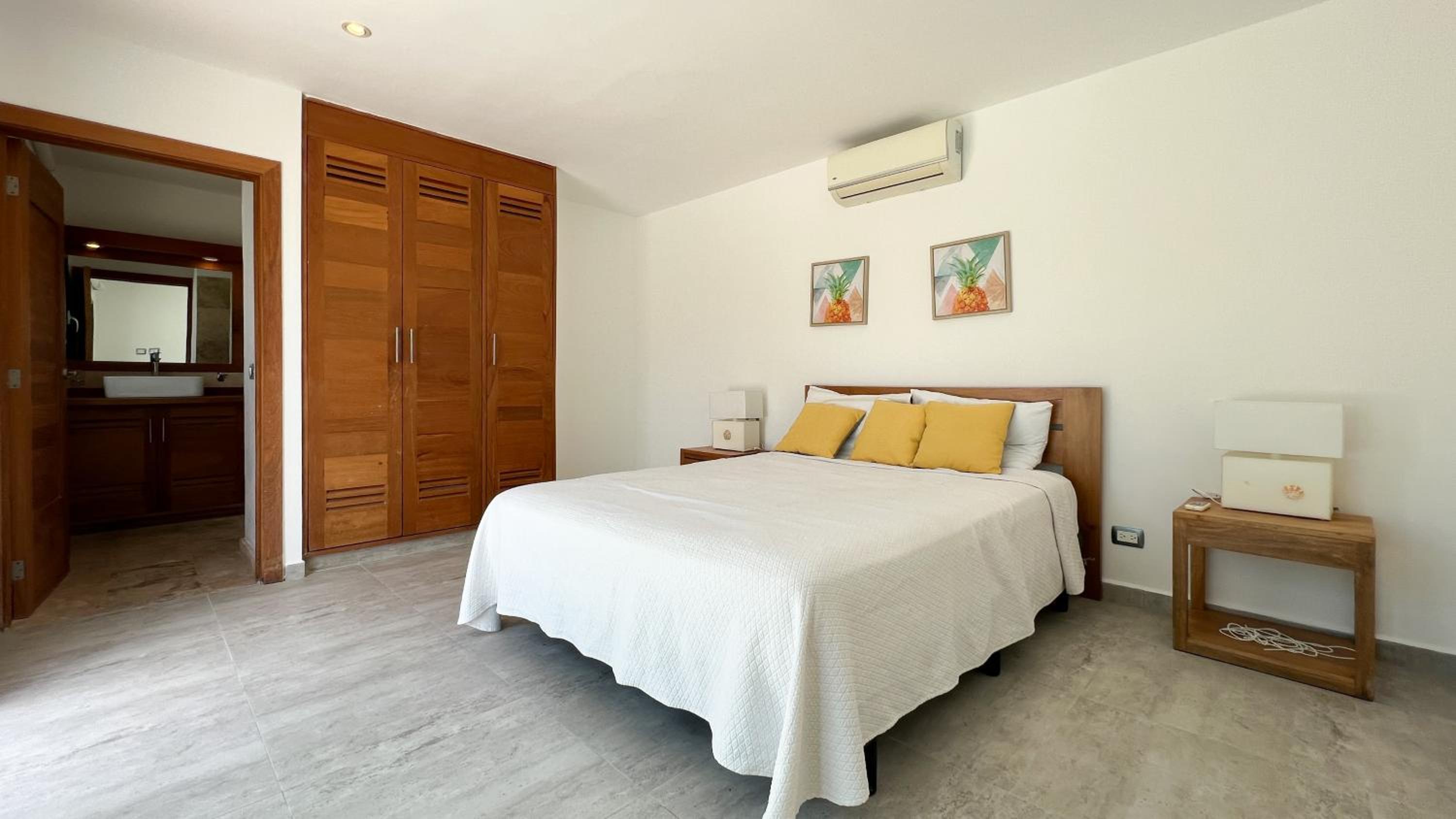Las Ballenas Beach Apartment