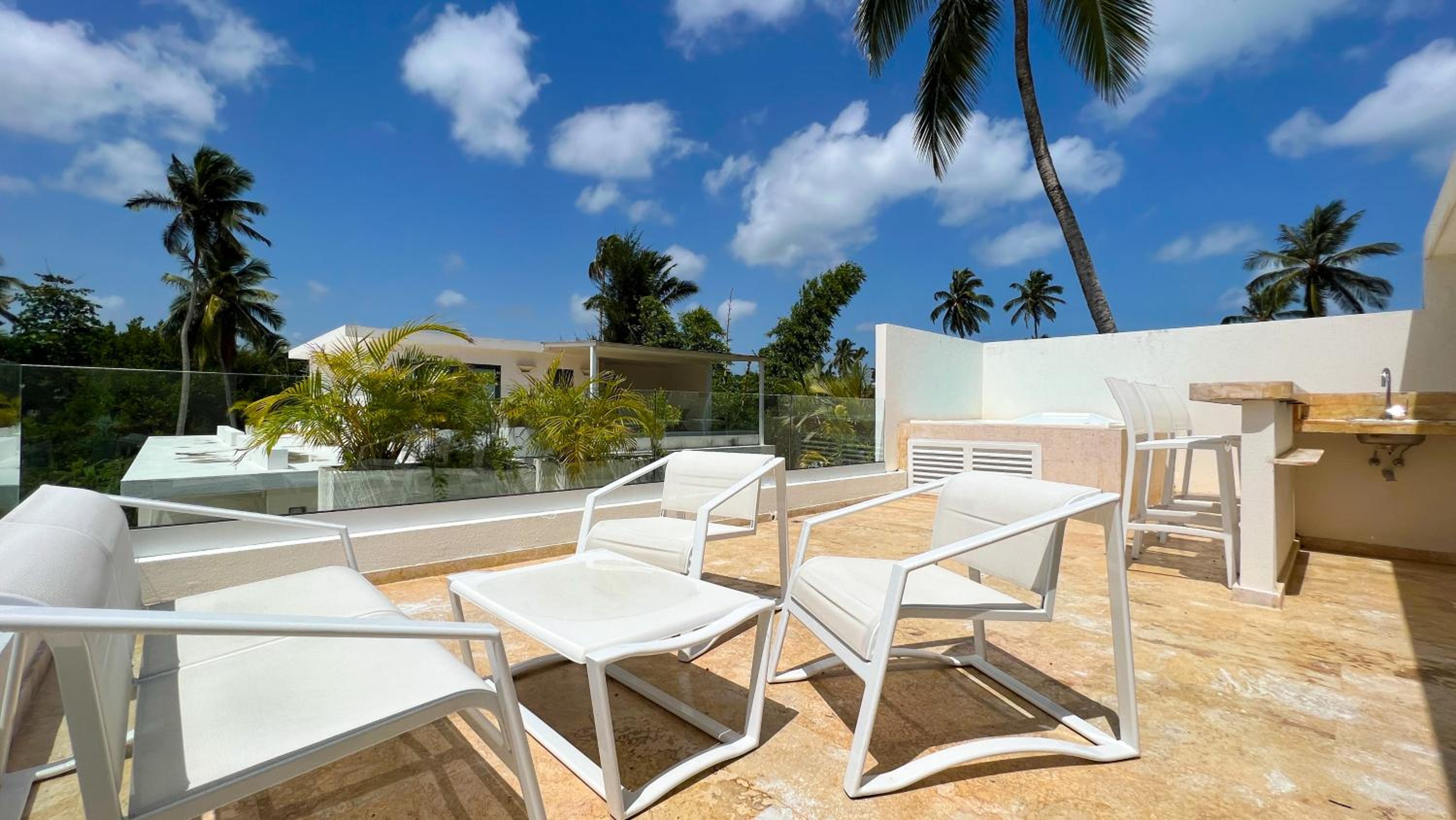 Las Ballenas Beach Apartment