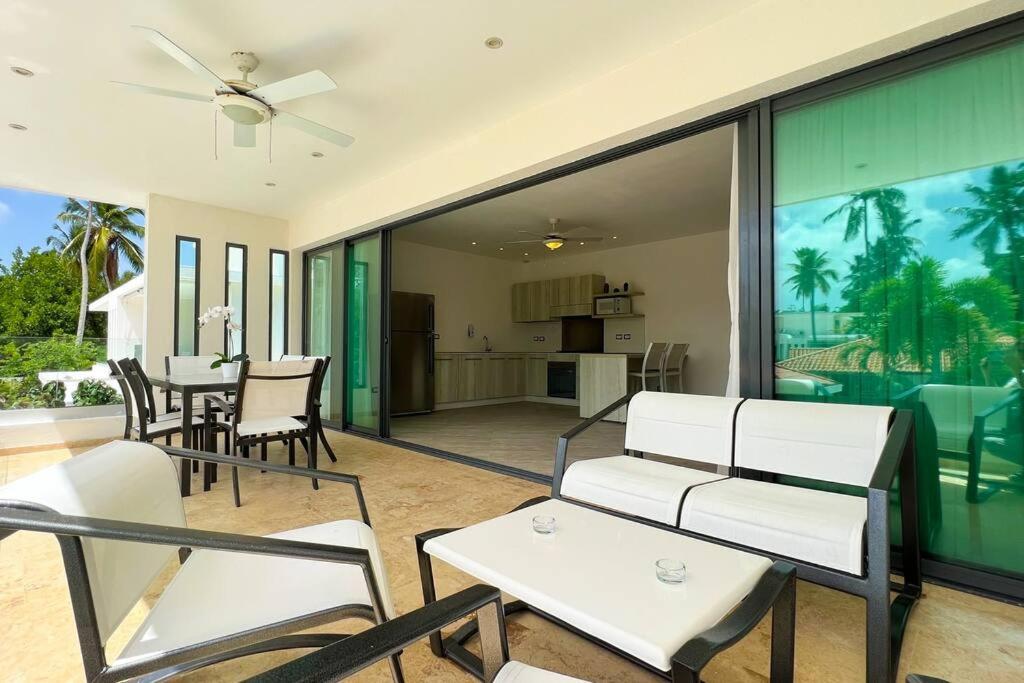 Las Ballenas Beach Apartment