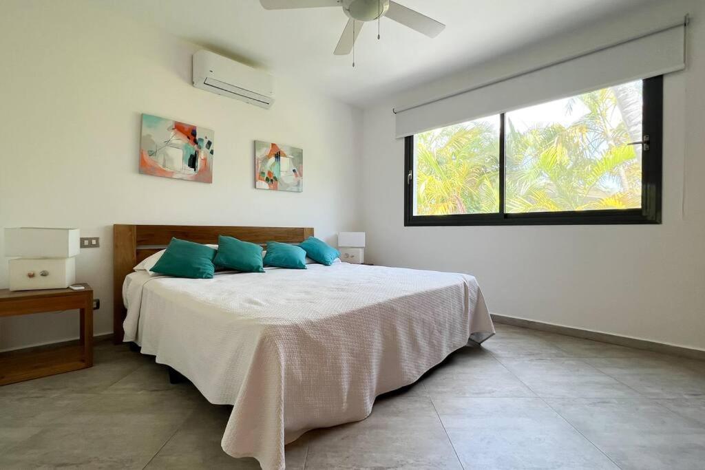 Las Ballenas Beach Apartment