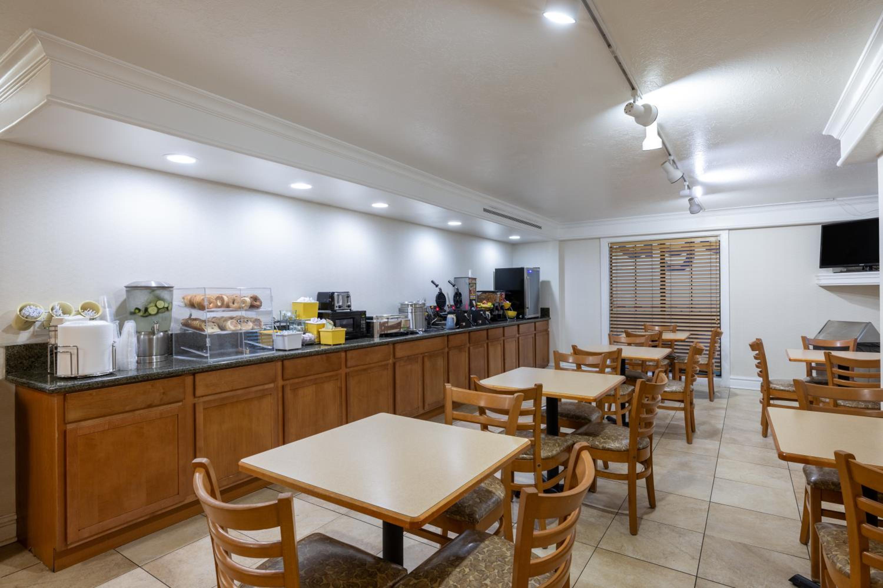 Casper Vacations - Days Inn by Wyndham Casper - Property Image 9