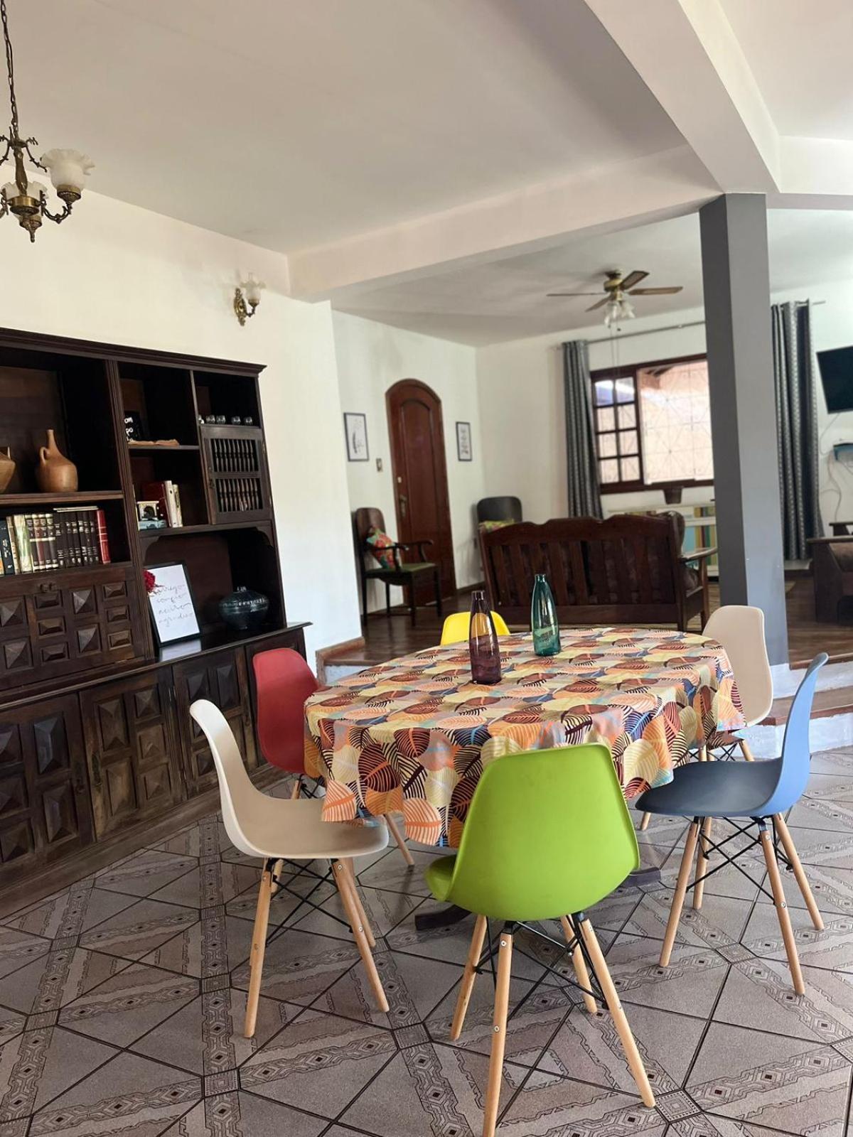 Casa de campo com piscina, mesa de bilhar e 3 quartos