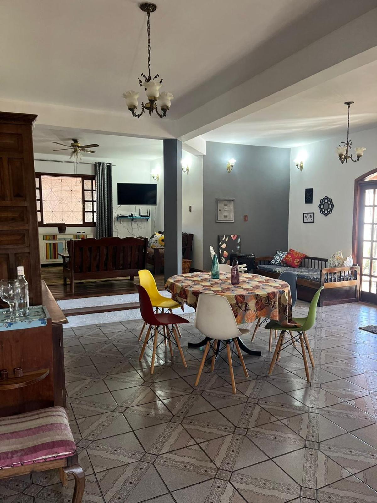 Casa de campo com piscina, mesa de bilhar e 3 quartos