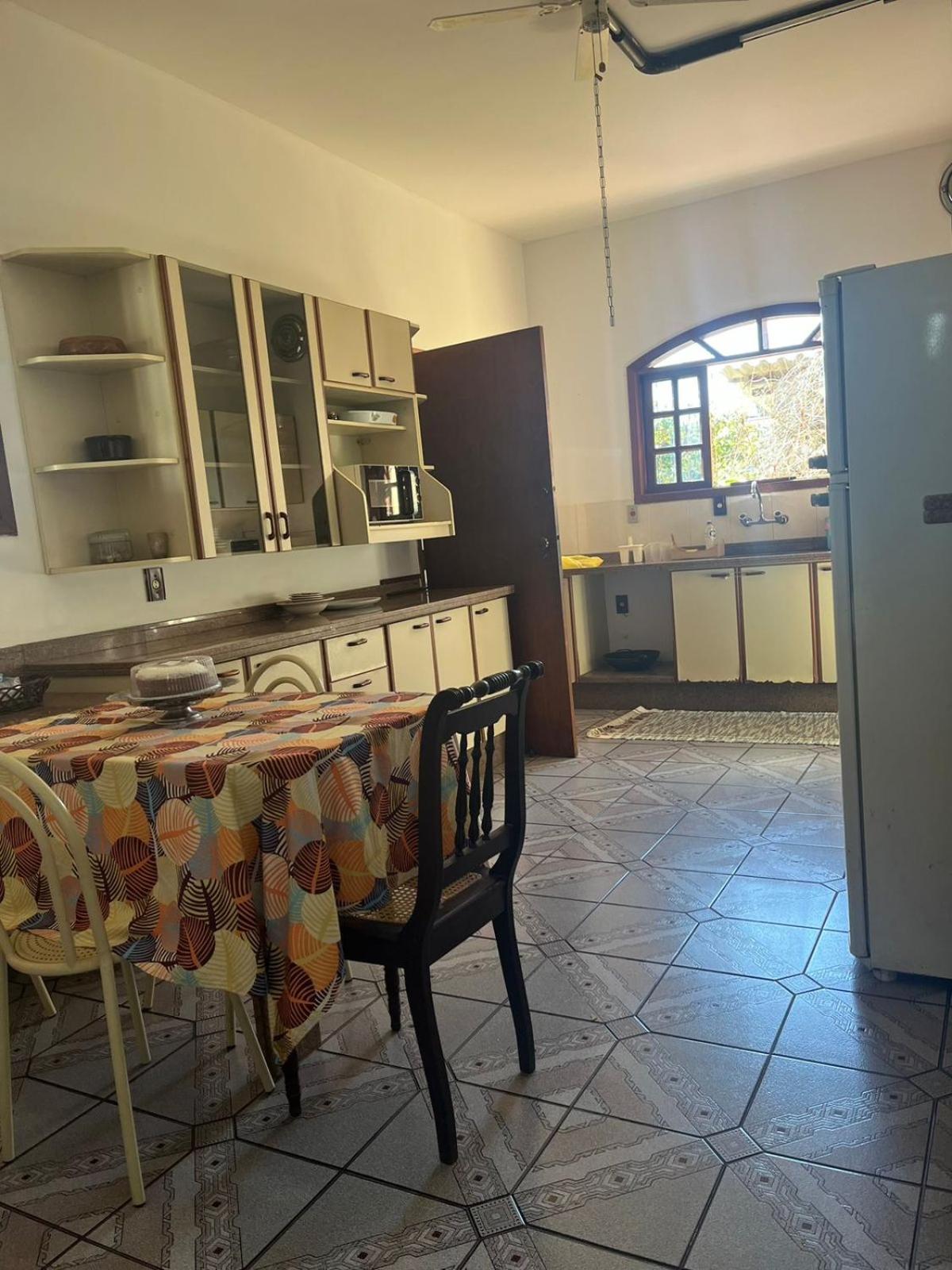 Casa de campo com piscina, mesa de bilhar e 3 quartos