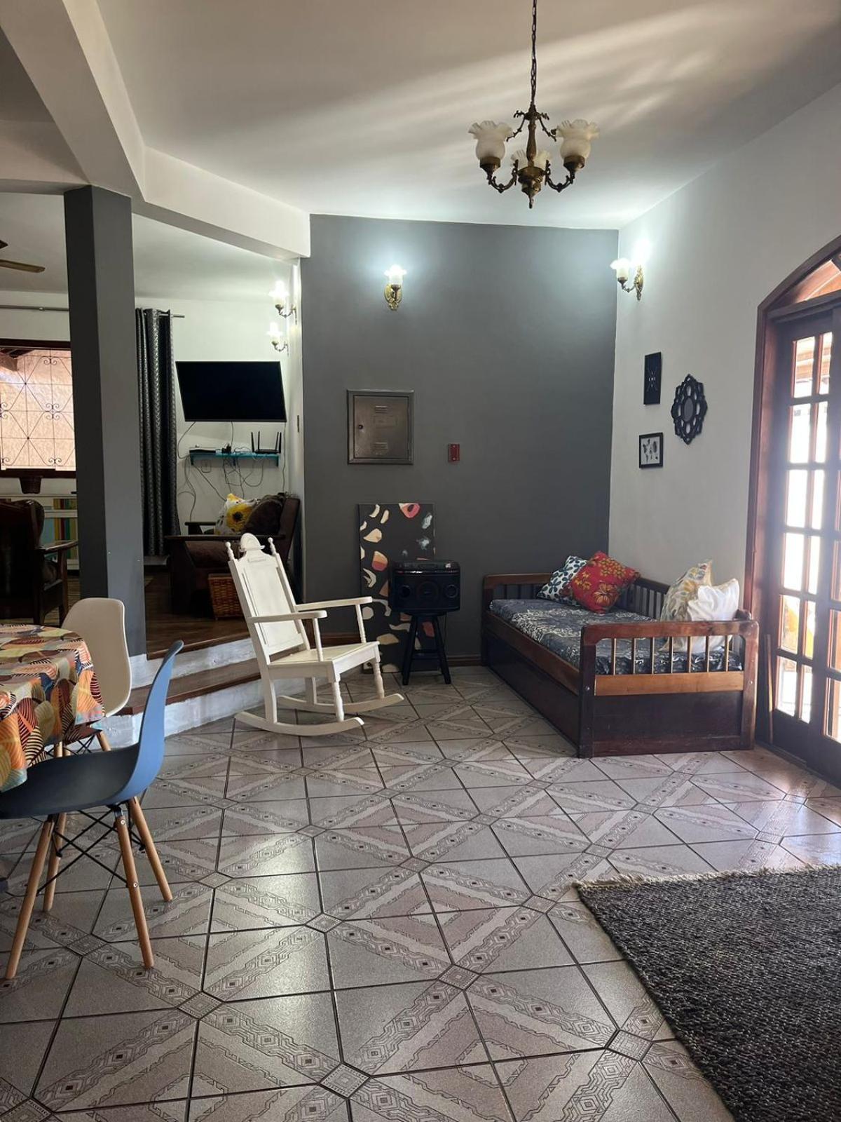 Casa de campo com piscina, mesa de bilhar e 3 quartos