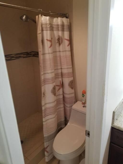 Beautiful Spacious 2 Bedroom, 2 Bathroom Condo view 5