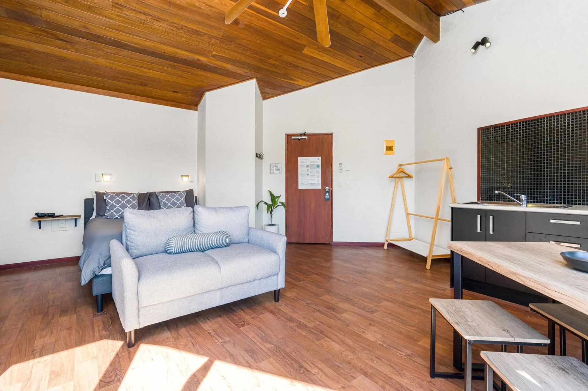 Aquarius Backpackers Resort