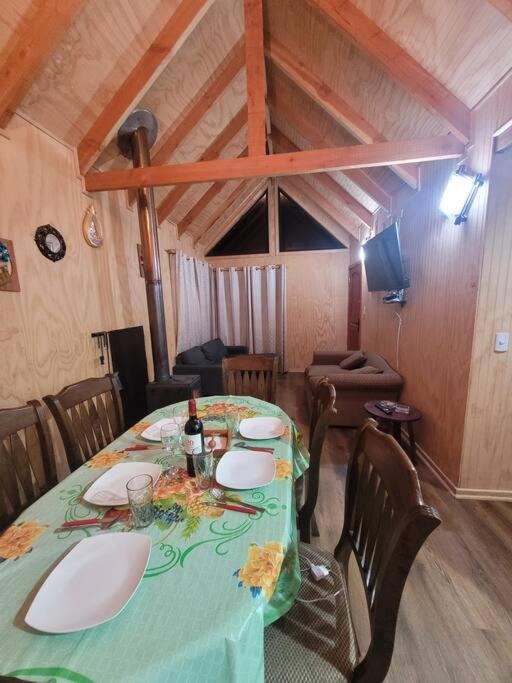 Cabaña con tinaja a orilla del lago Panguipulli