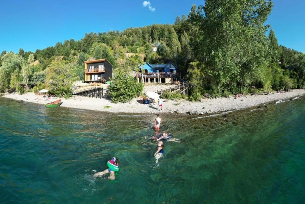 Cabaña con tinaja a orilla del lago Panguipulli