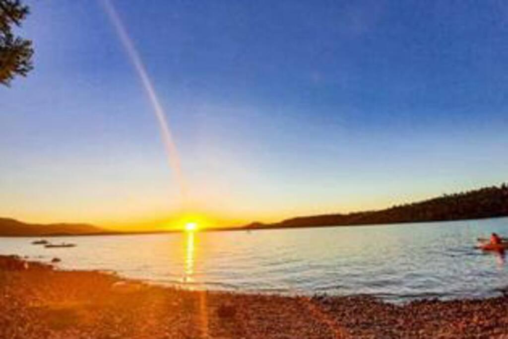 Cabaña con tinaja a orilla del lago Panguipulli