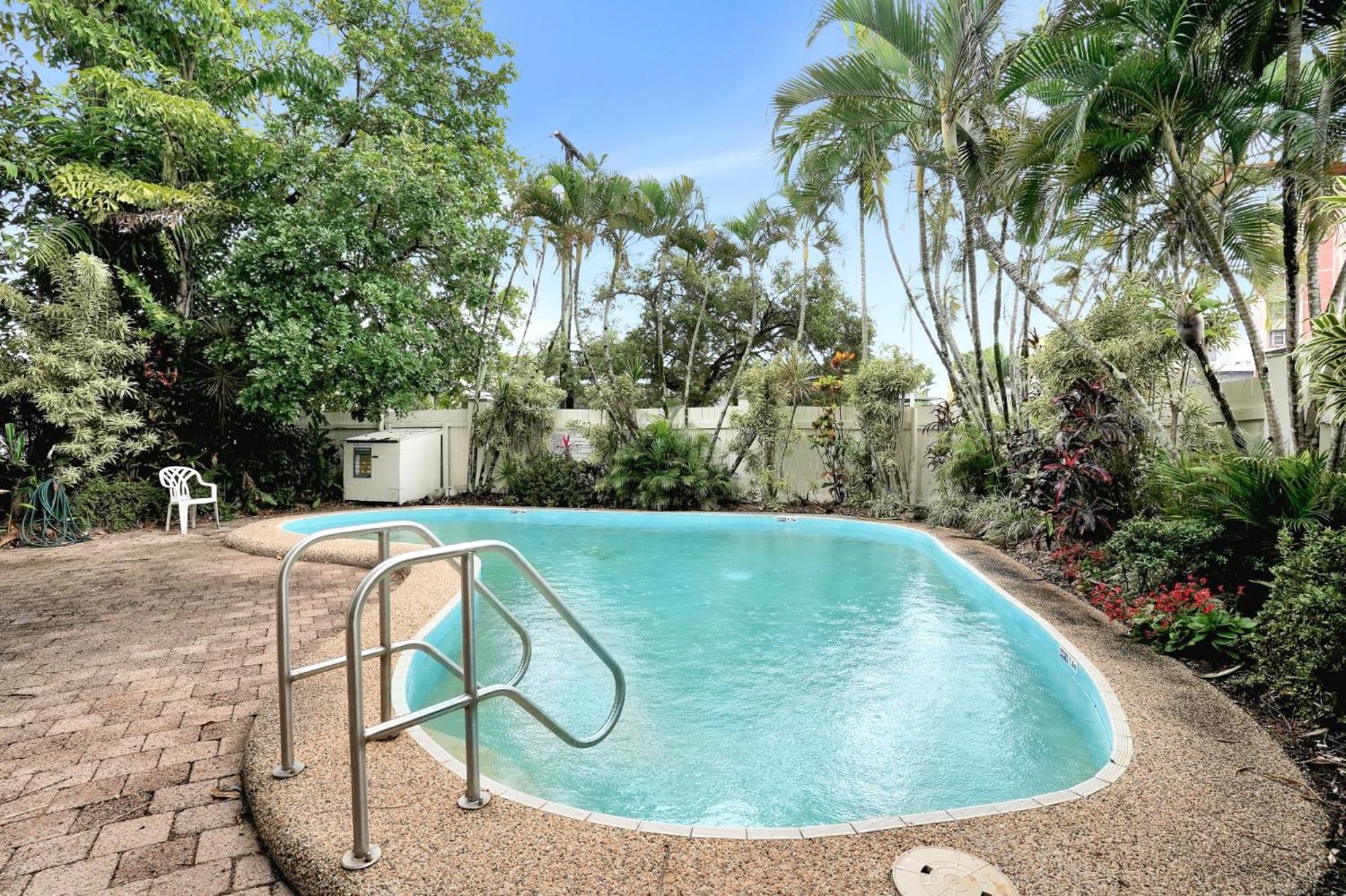 Living on Lake - Image 2