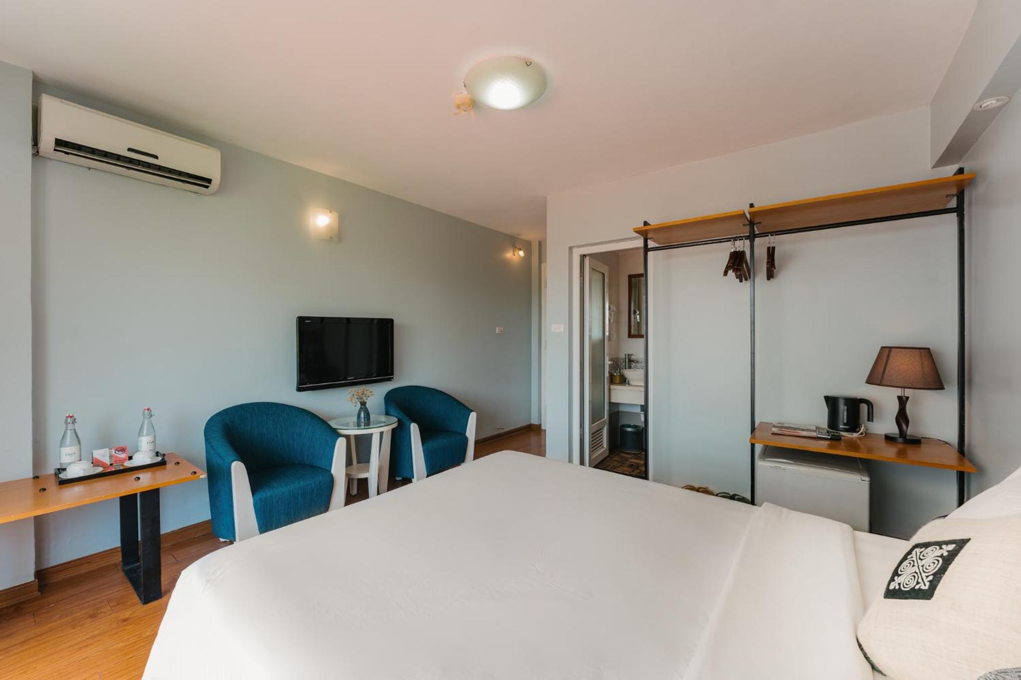 Cheers Hostel Hanoi