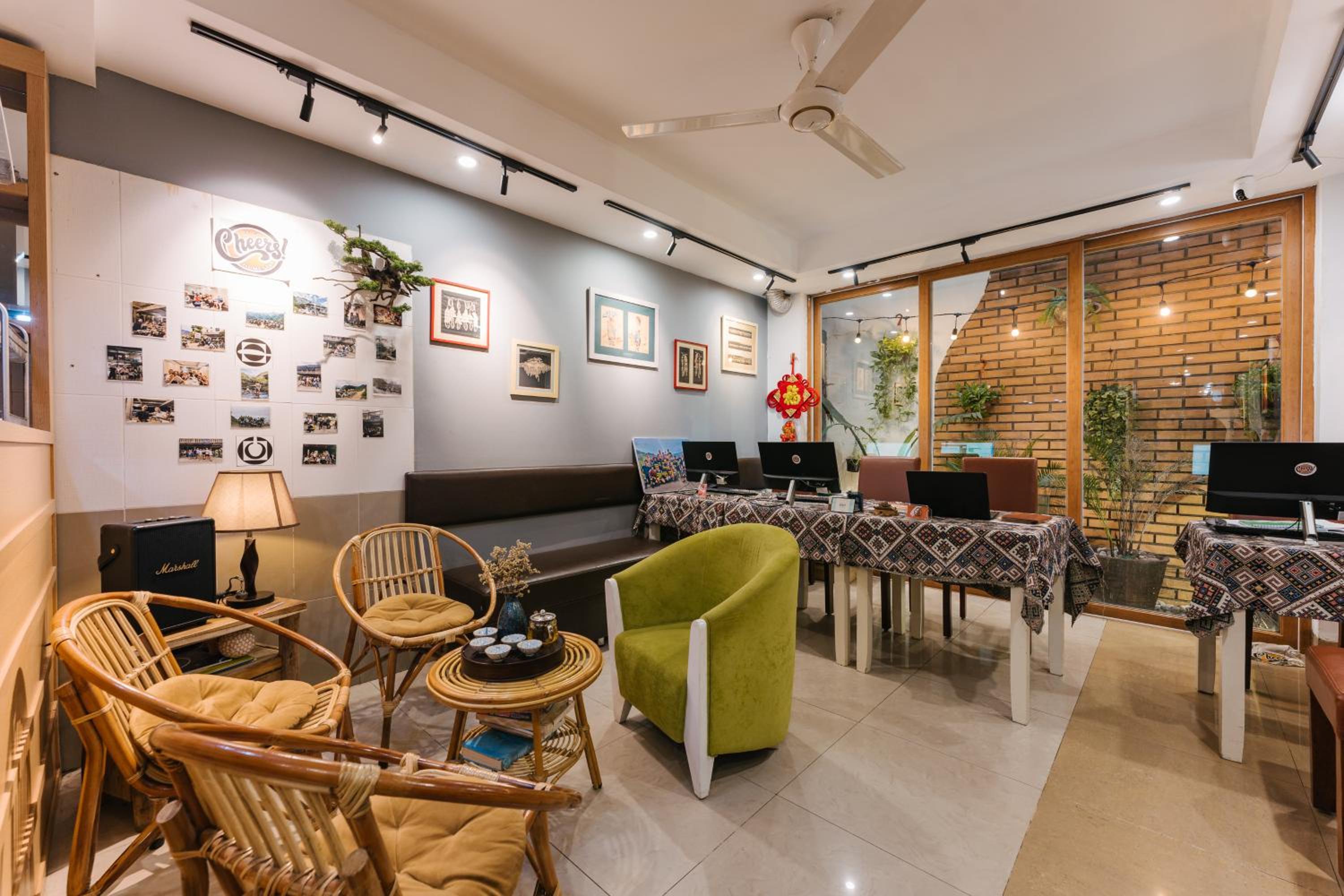 Cheers Hostel Hanoi