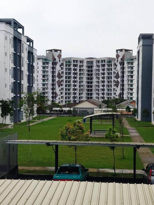 3 Bedroom Apartment with Pool and Beautiful View in Klebang, Ipoh photo 7