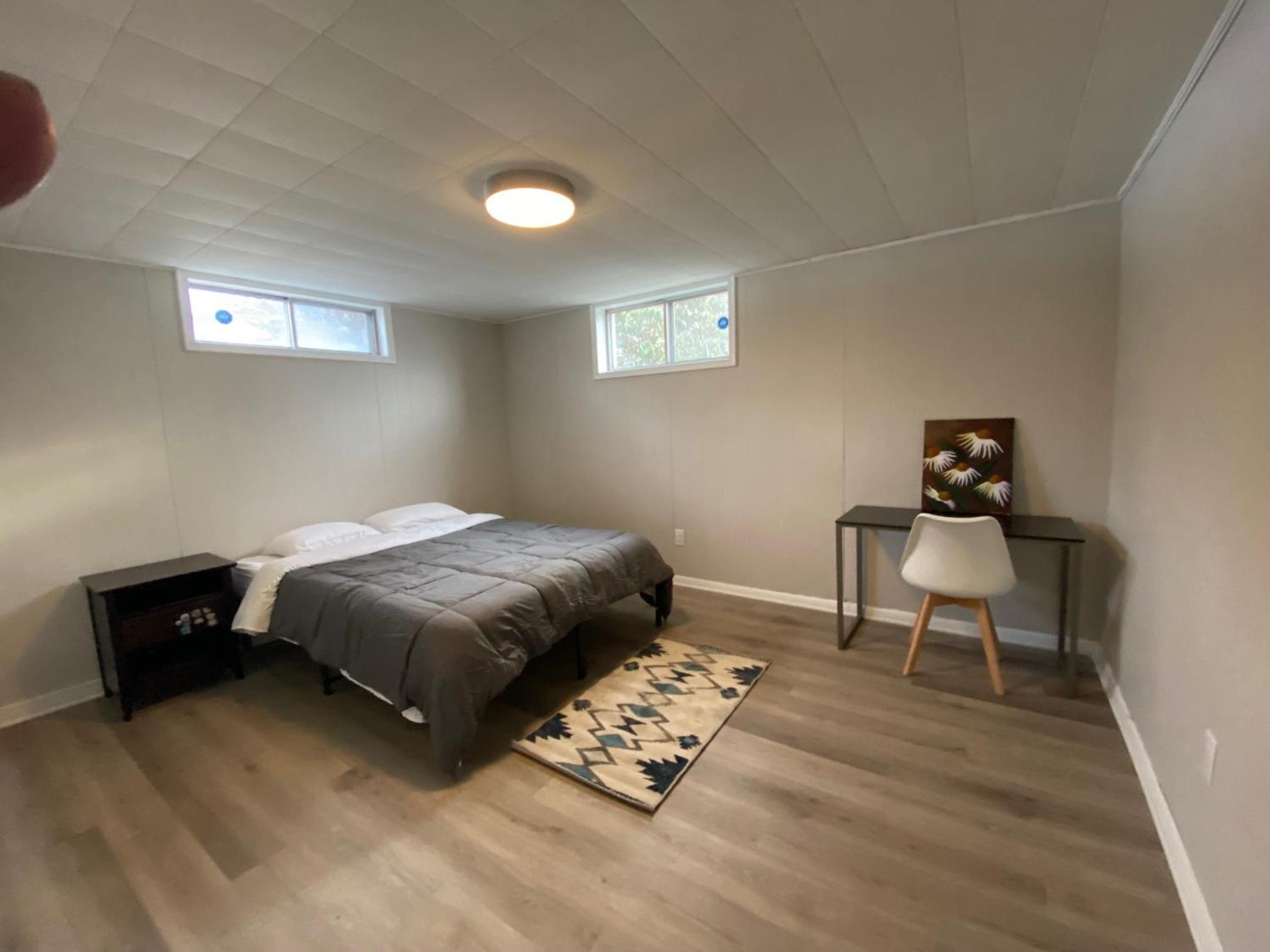 Private Room Lakeview House- Westmount