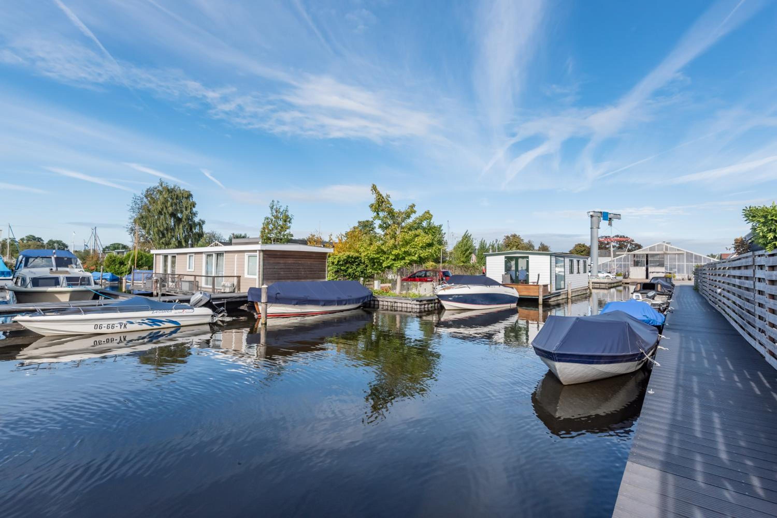 Beautiful Water Villa, near Schiphol and Amsterdam view 5