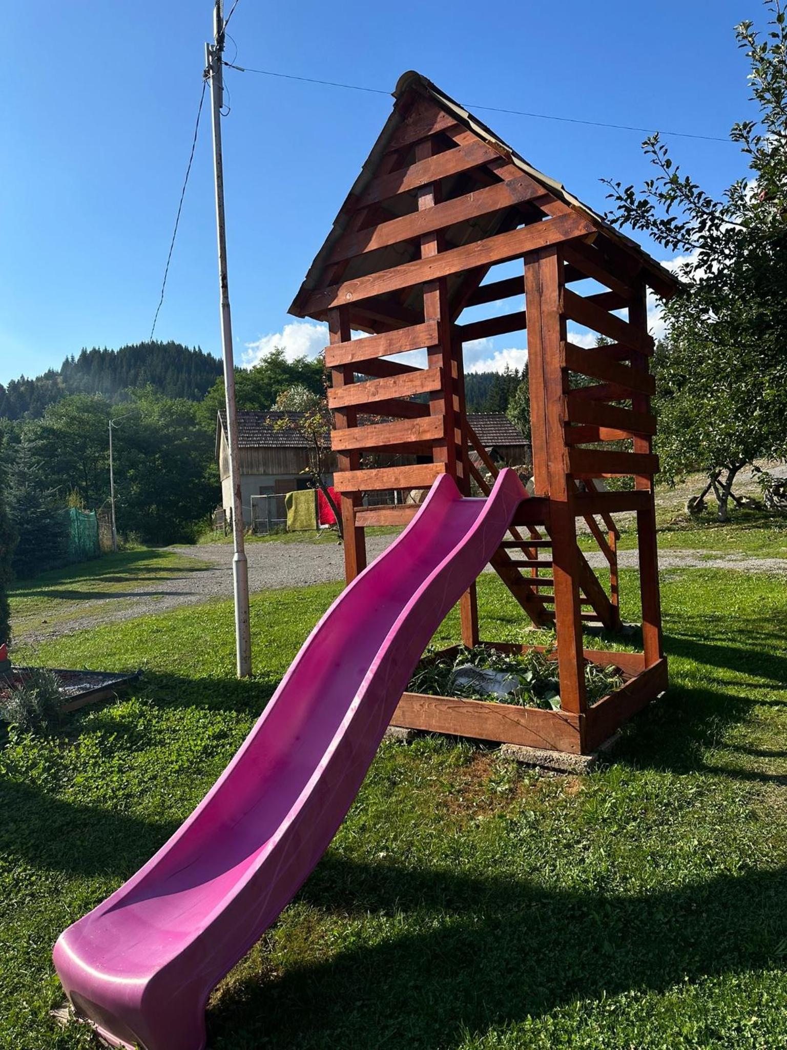 Cazare La Nea Marin