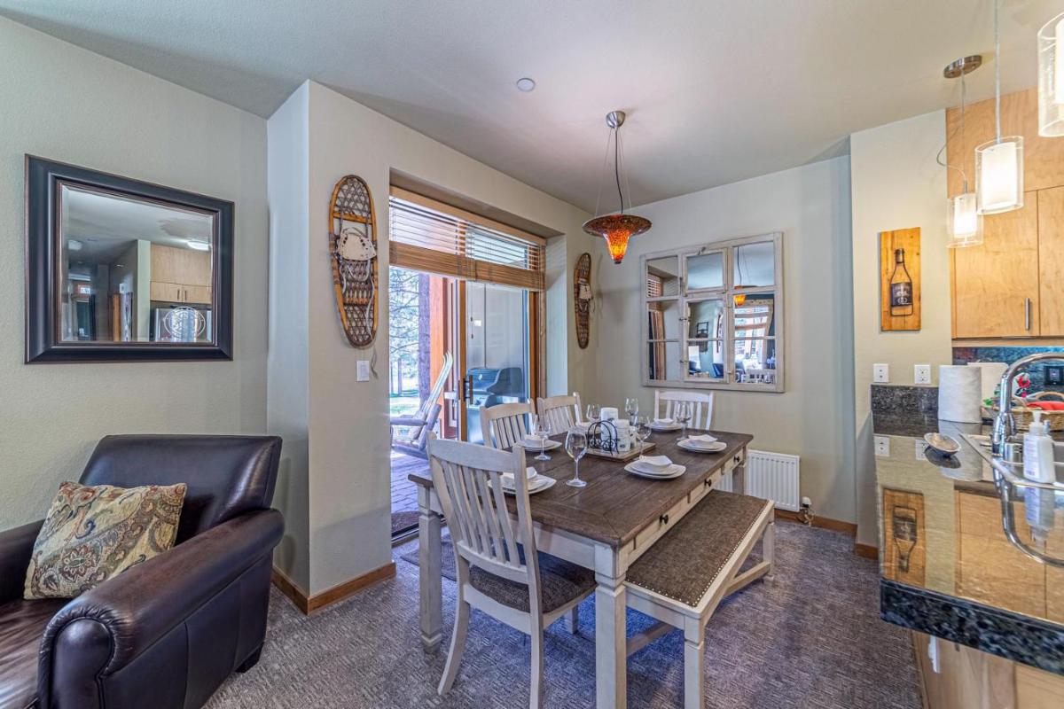 #320 - Golf Course Townhome with Mountain Views & Spa view 4