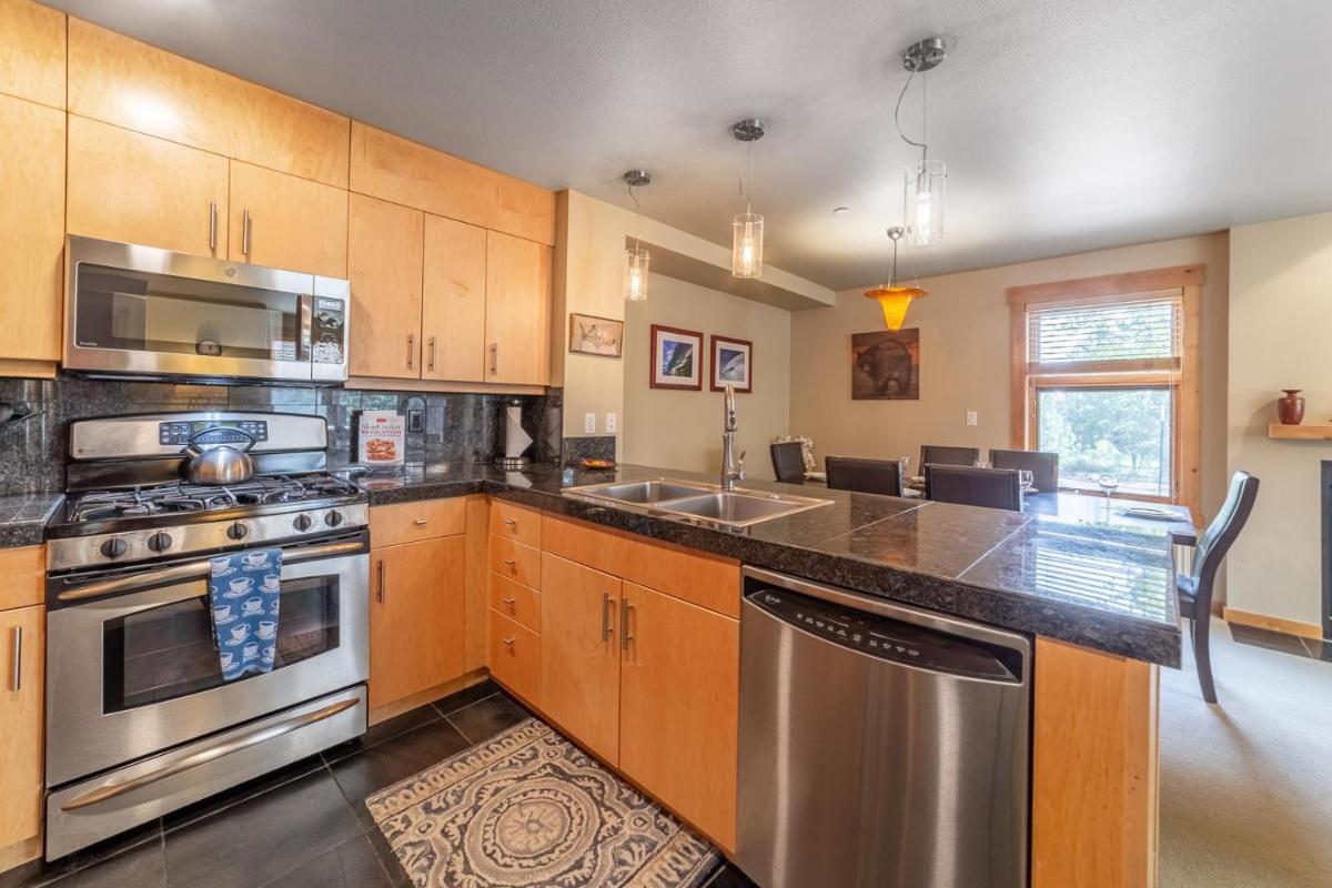 #265 - Golf Course Condo, Mountain Views & Spa view 4