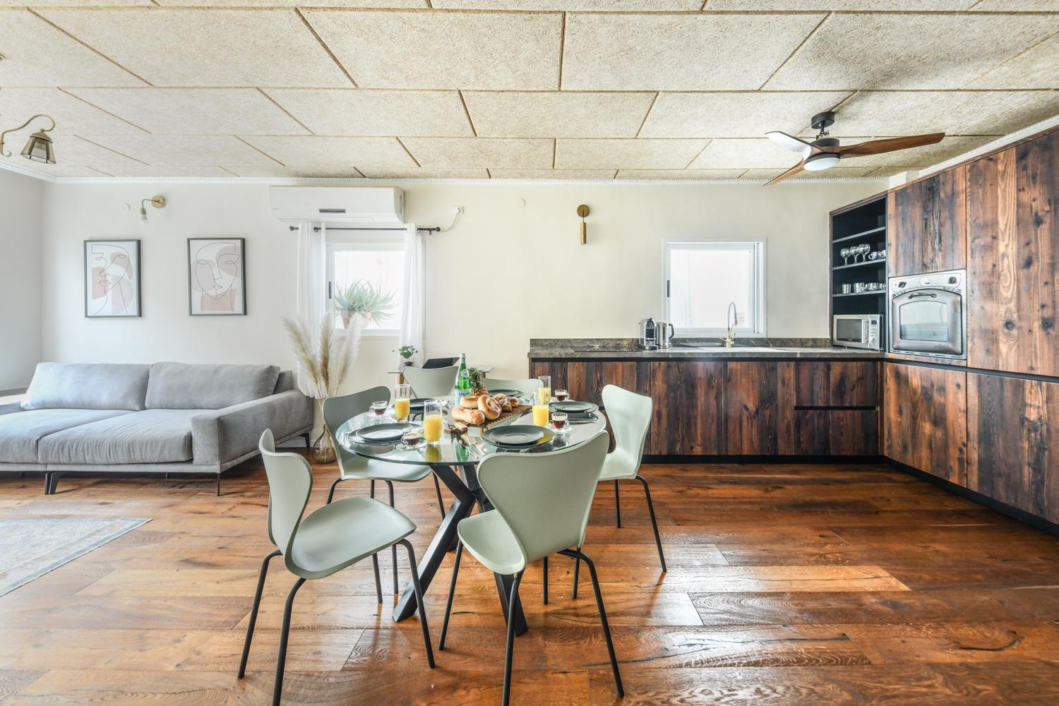Country Style Apt 2min from Beach by Sea N Rent view 3