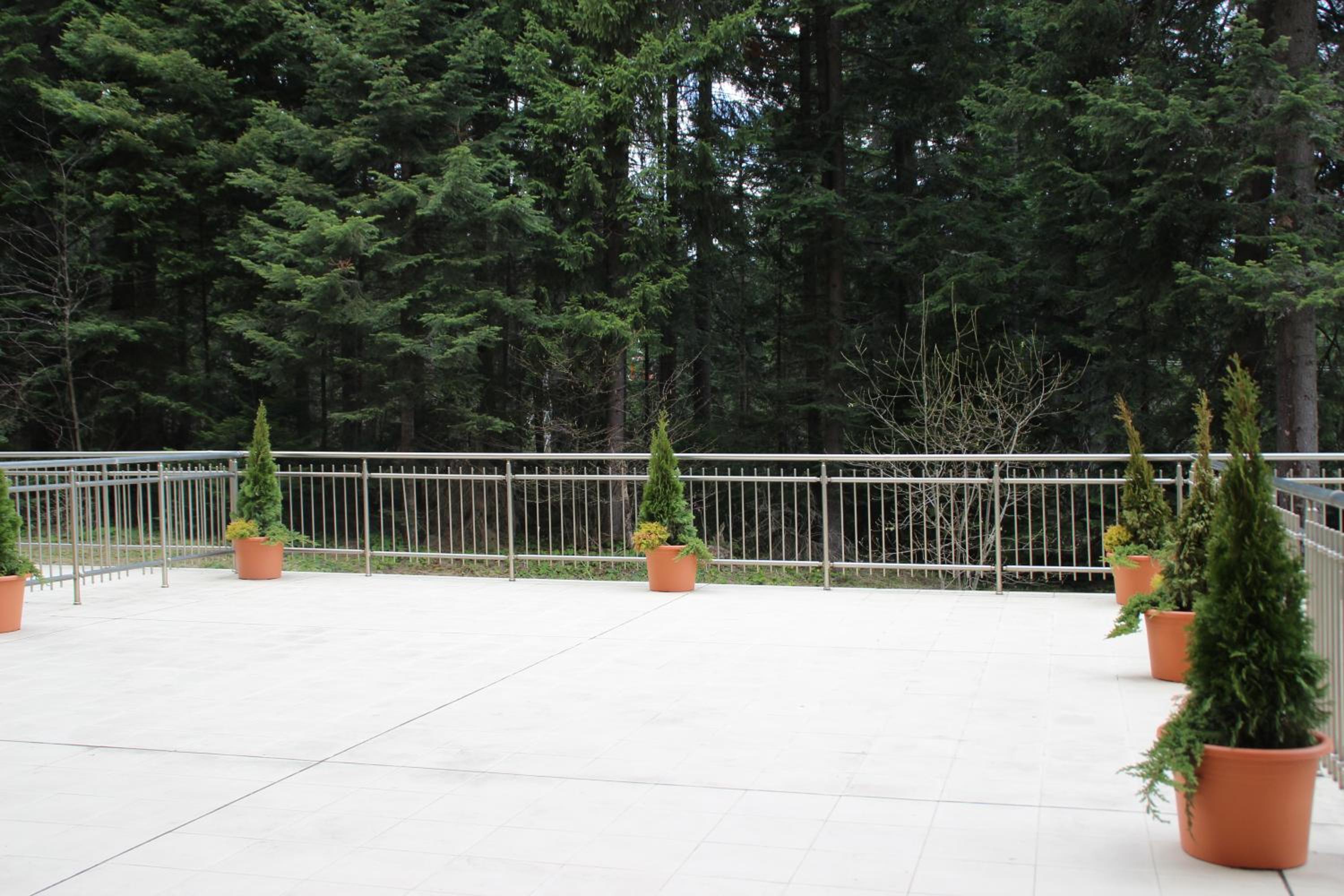 Stylish one bedroomed apartment 112 in main Flora building
