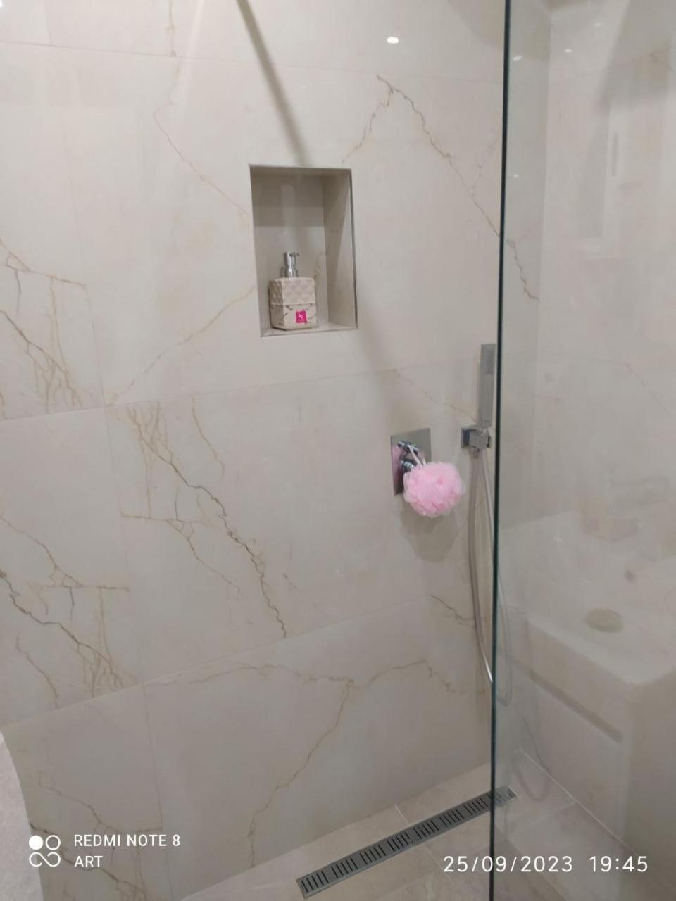 City Center Tirana luxury Orange Apartment 9A