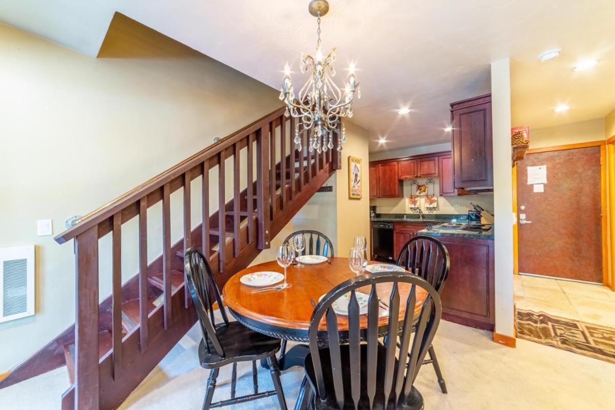 #339 - Mountain Condo, Jacuzzi, Pool, Tennis Courts & Picnic Area view 5