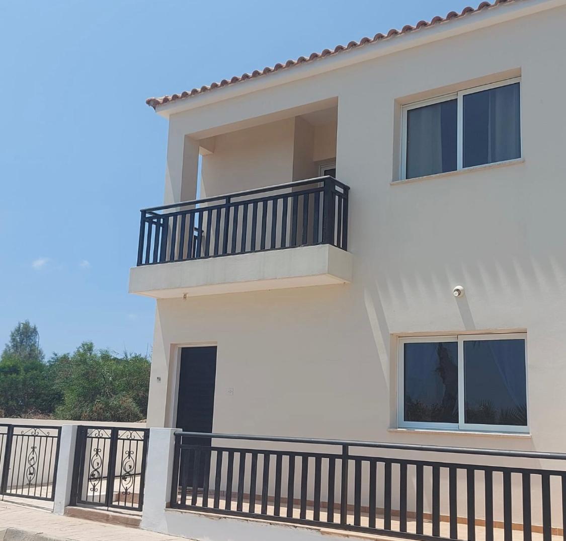 The T Villa