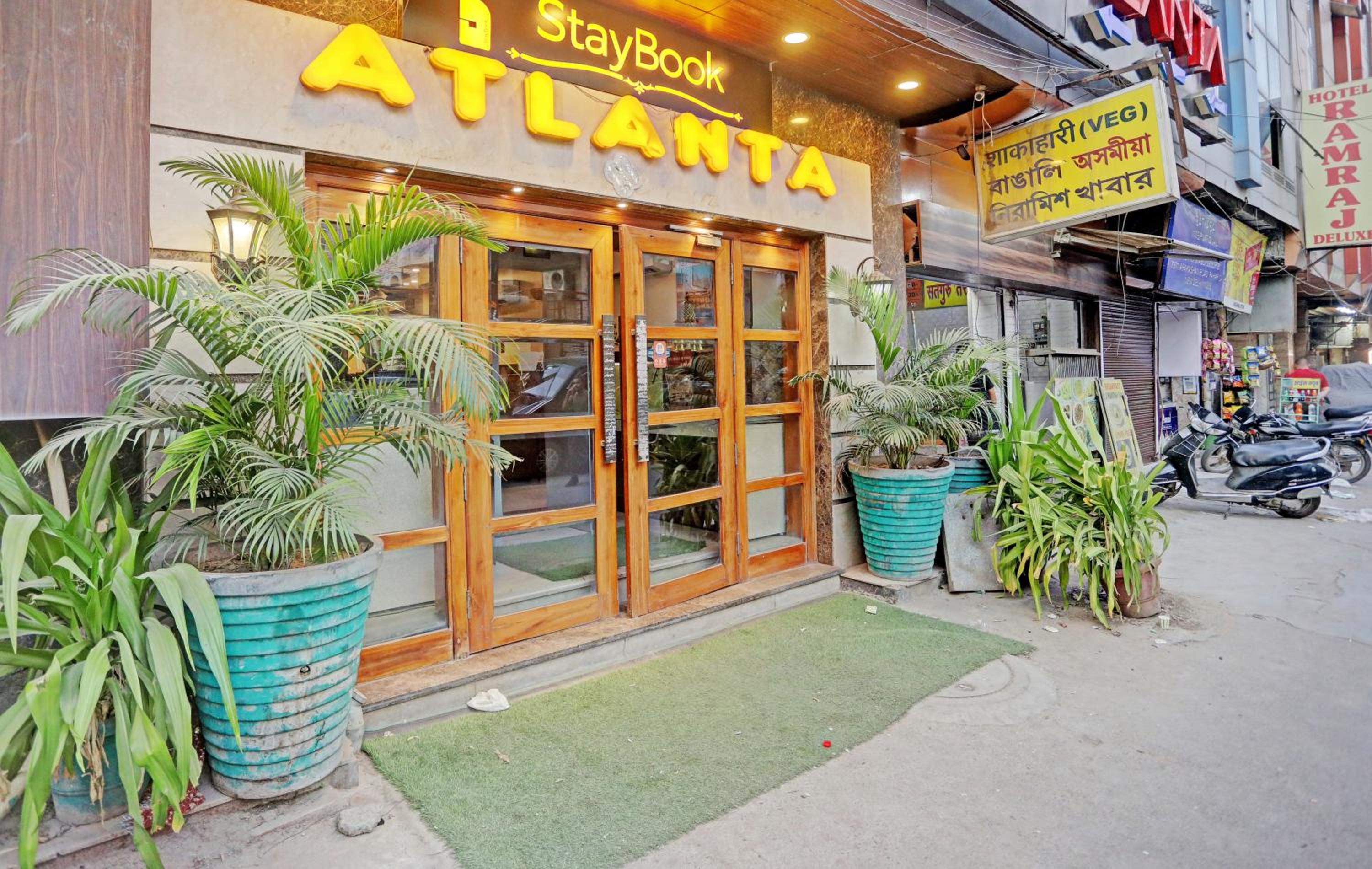 Staybook Hotel Atlanta New Delhi Train Station view 5