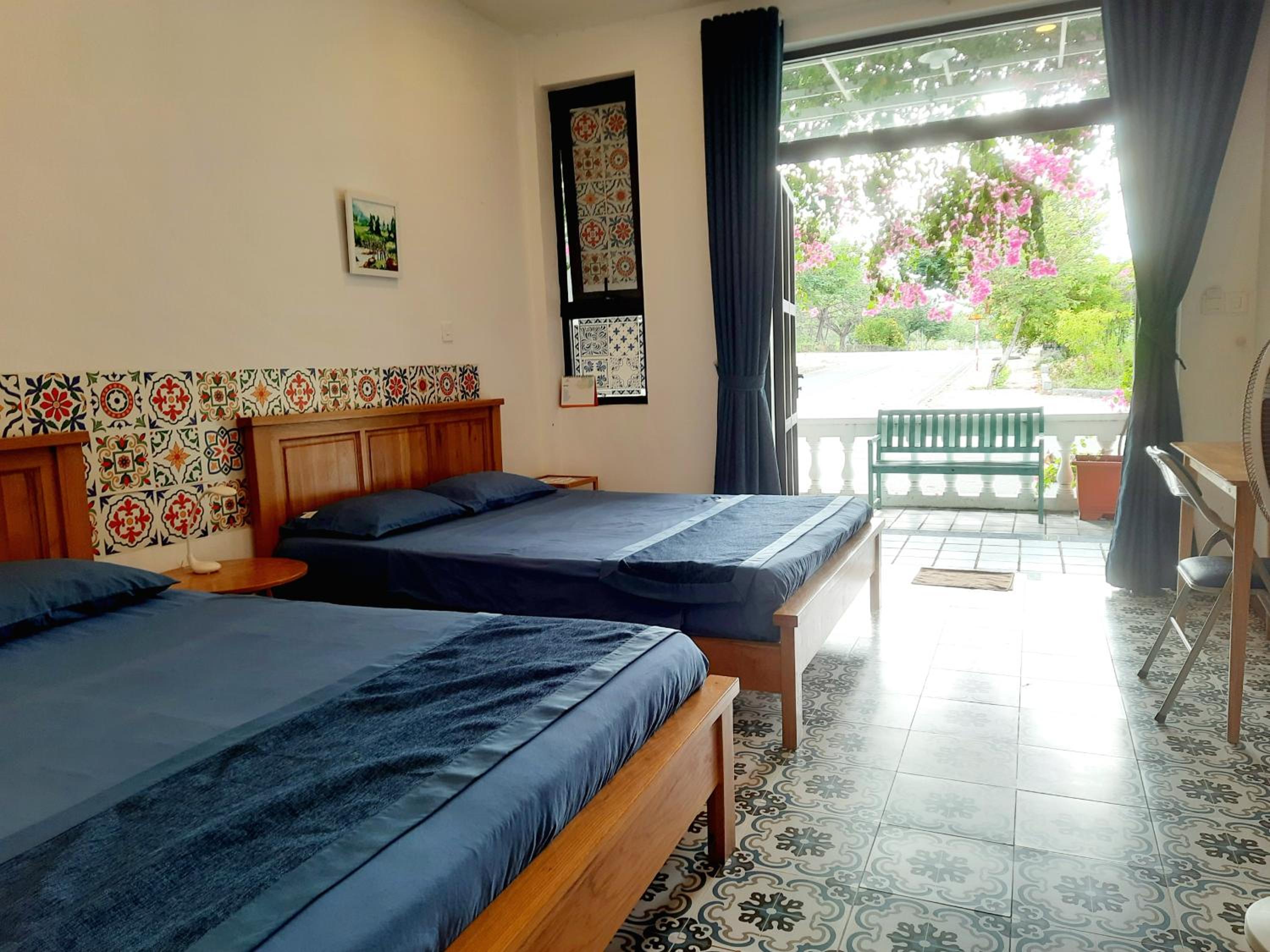 H2B Homestay Mountains view near Bai Dai Beach view 4