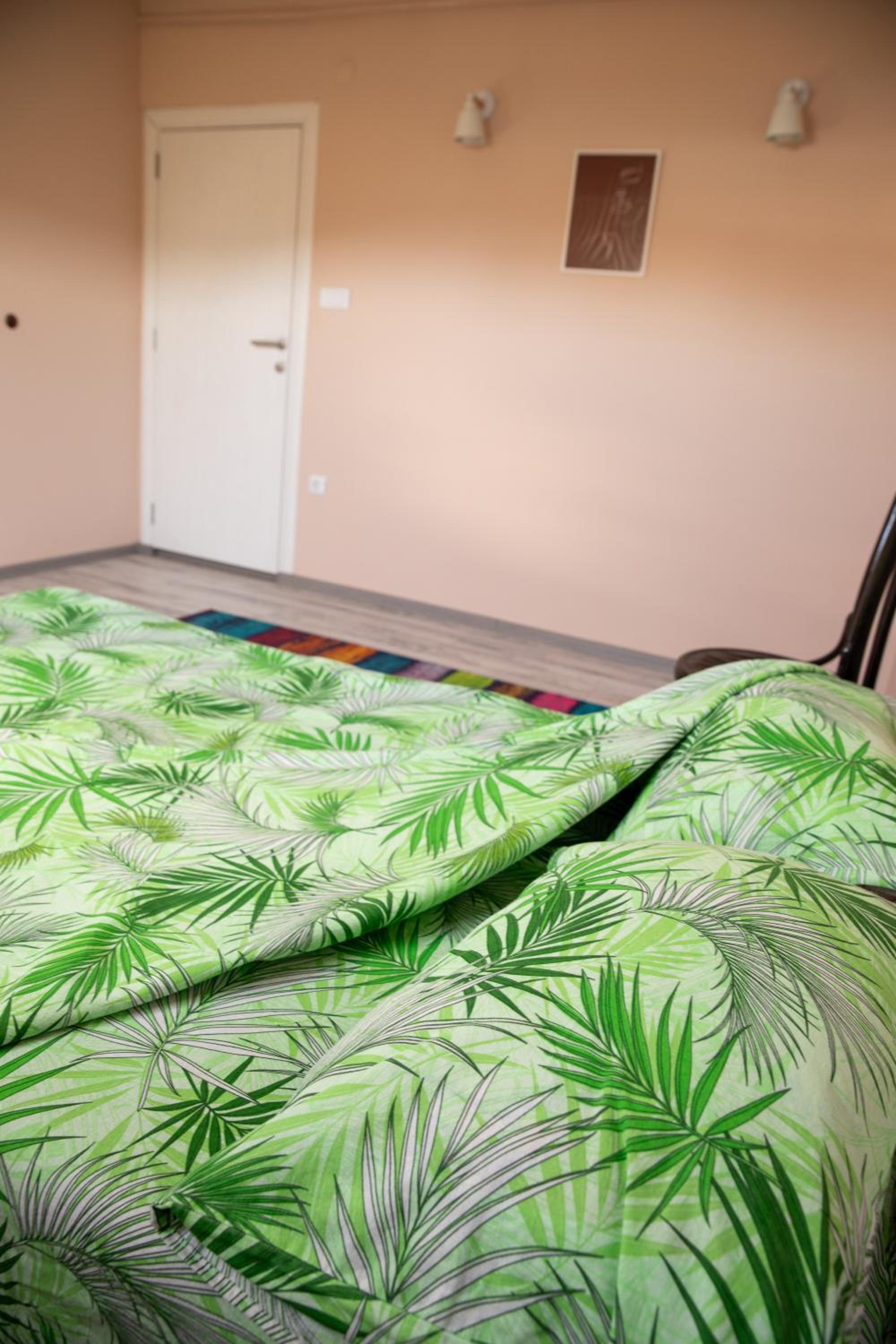 Garden apartment & parking